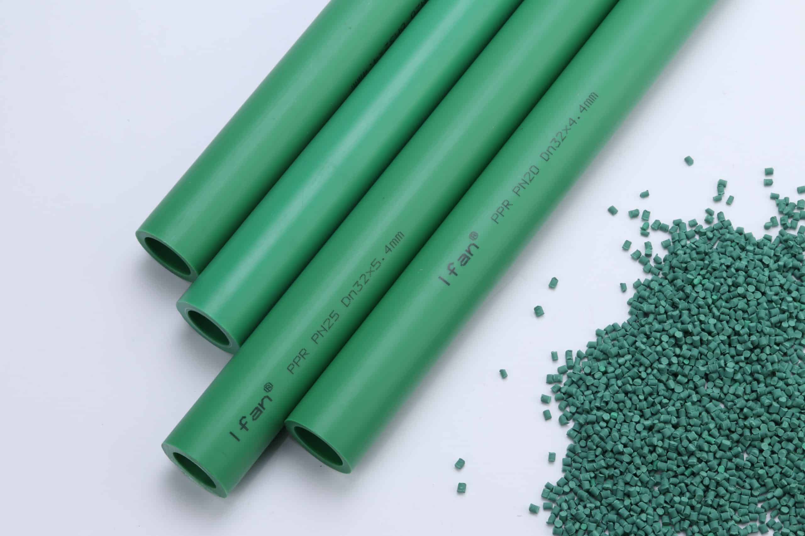 Green PP-R random copolymer pipe extruded from virgin Nordic polypropylene raw material